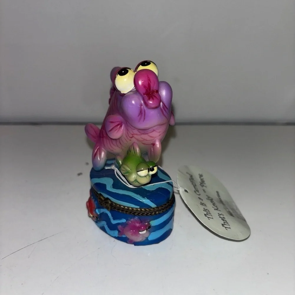 NWT That's Kooky FISH Trinket Box Big Lips and Eyes Purple and Green Fish Blue